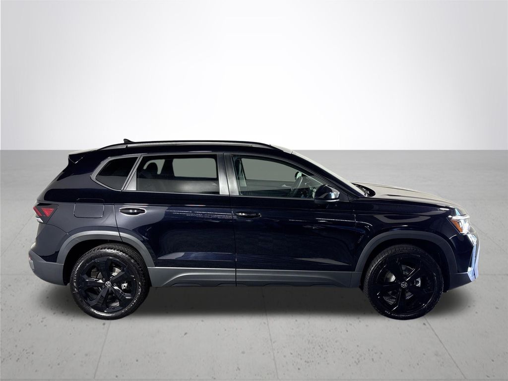 2025 Volkswagen Taos 1.5T SE Black