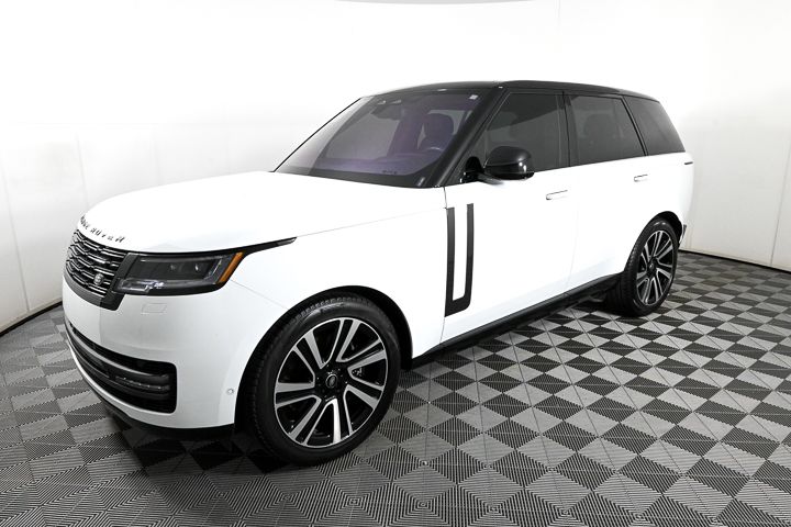 2023 Land Rover Range Rover SE 4