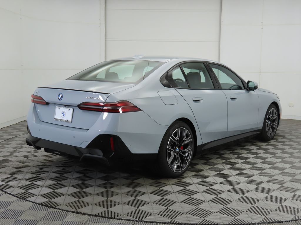 Thumbnail: 2026 BMW i5 - 5