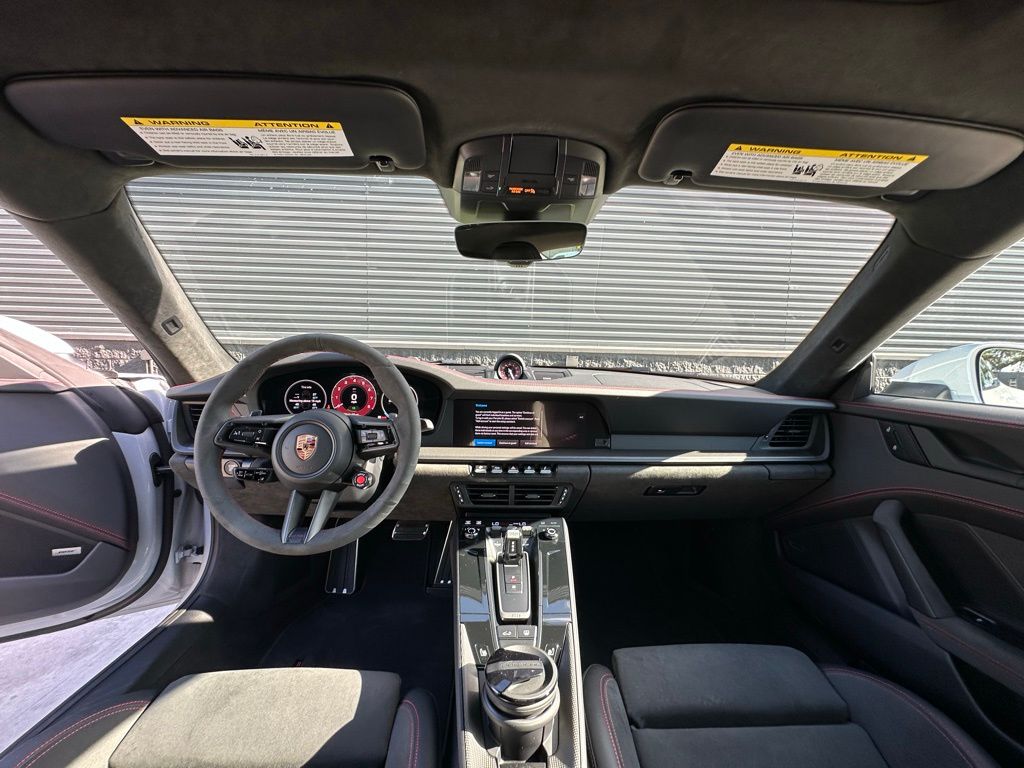 Thumbnail: 2025 Porsche 911 - 20