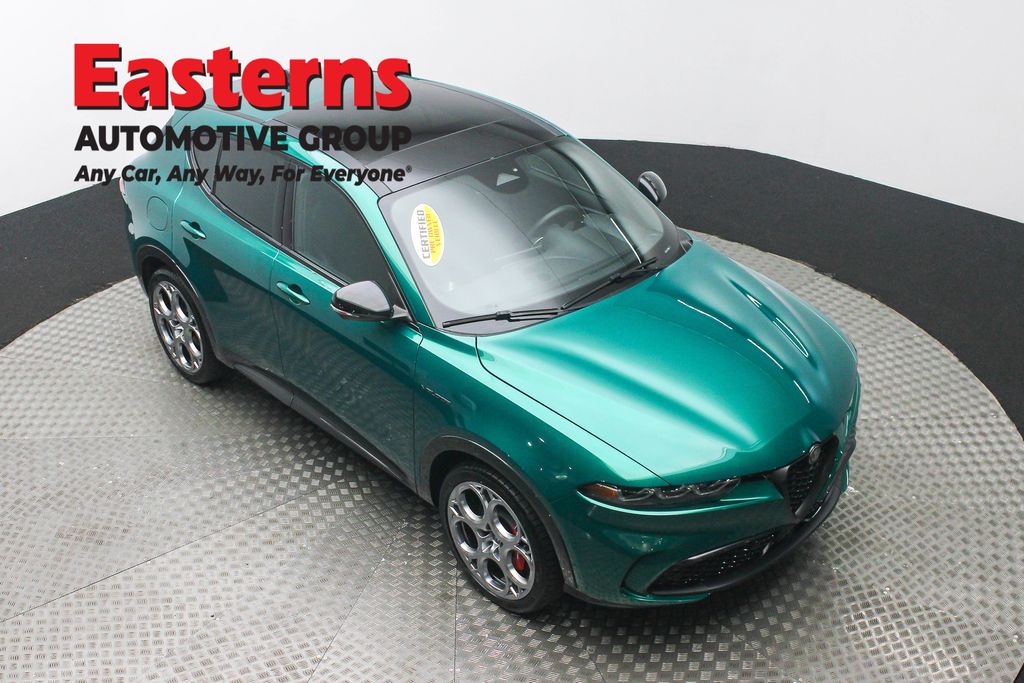Used 2024 Green Alfa Romeo Veloce image 3