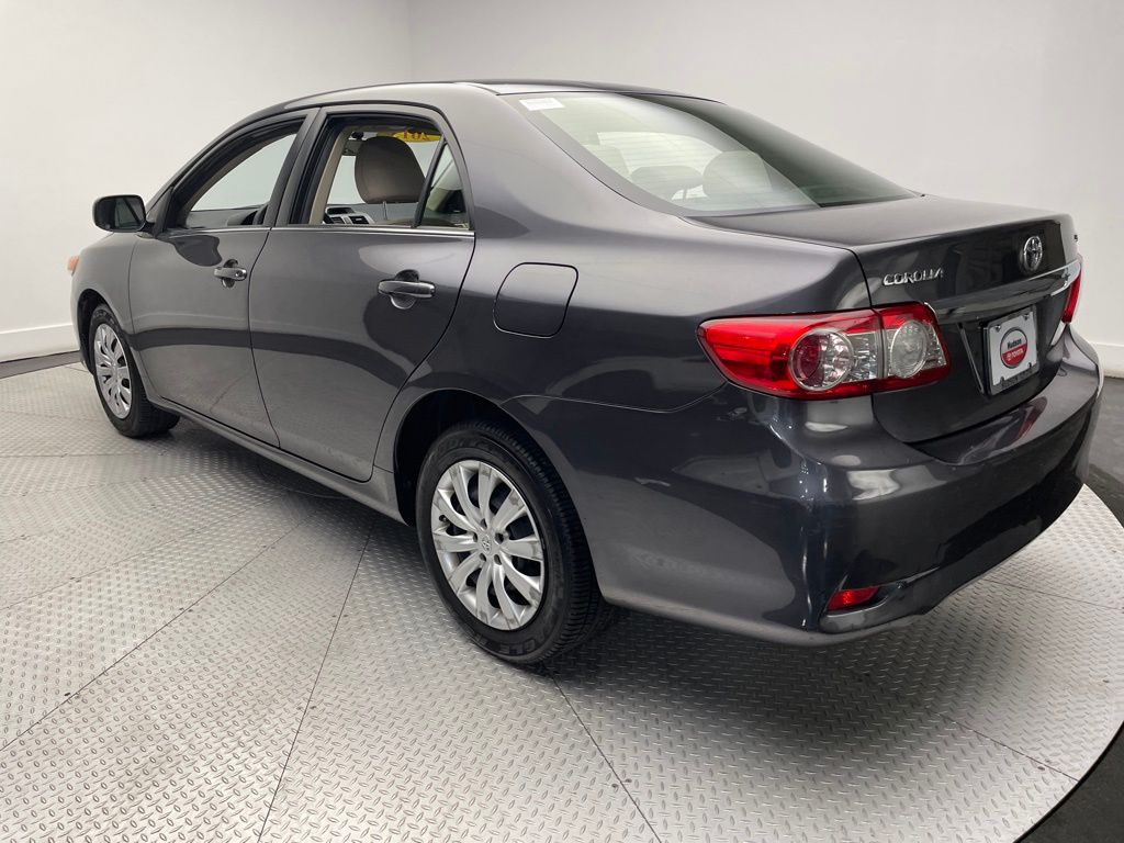 2013 Toyota Corolla LE 7