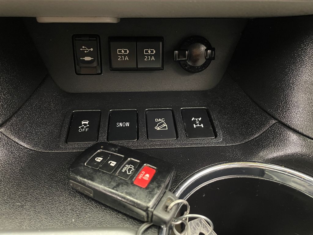 Thumbnail: 2019 Toyota Highlander - 27