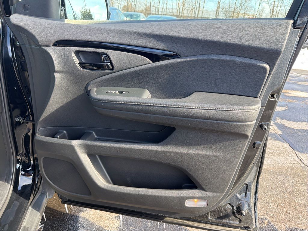 Thumbnail: 2023 Honda Passport - 27