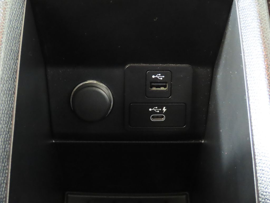 Thumbnail: 2019 BMW i3 - 25