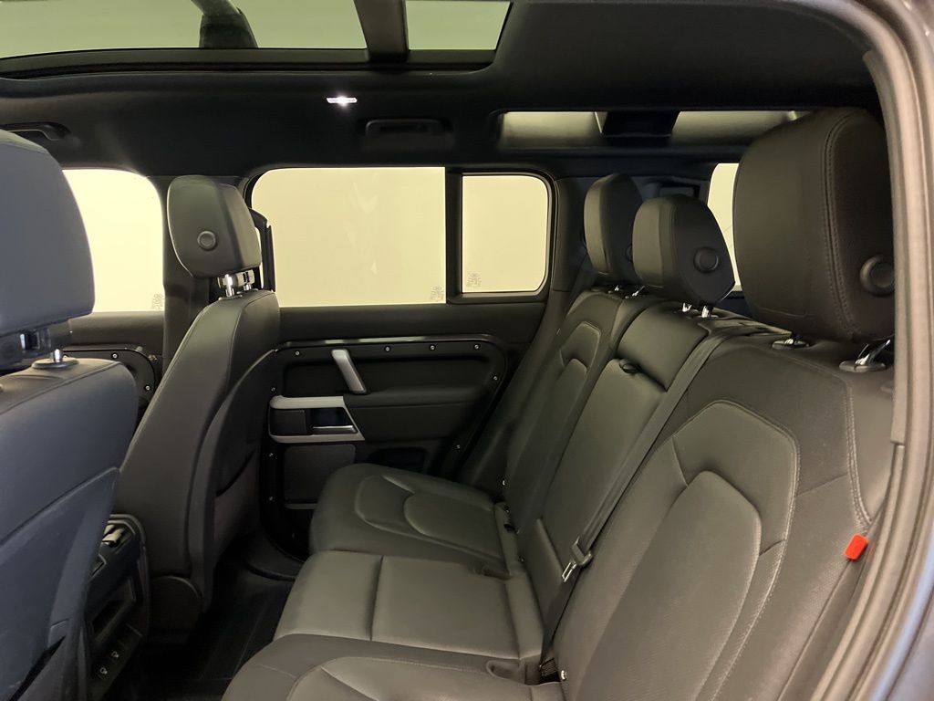 Thumbnail: 2023 Land Rover Defender - 24