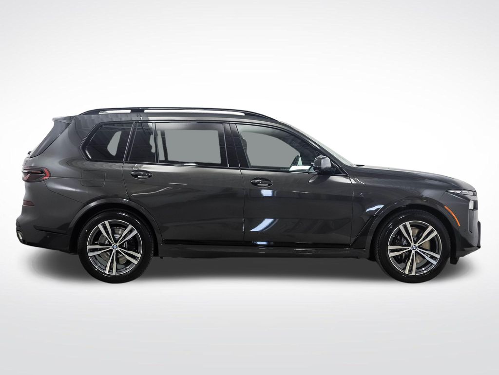 Thumbnail: 2026 BMW X7 - 6