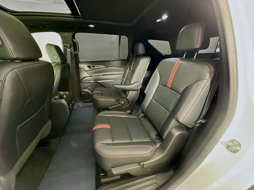 Thumbnail: 2024 Chevrolet Traverse - 25