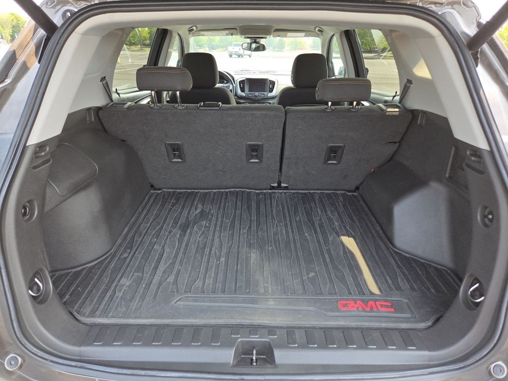 Used 2020 Gray GMC SLE image 19