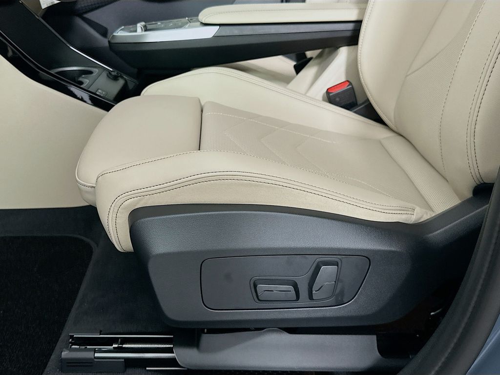 2025 BMW X1 M35i 21