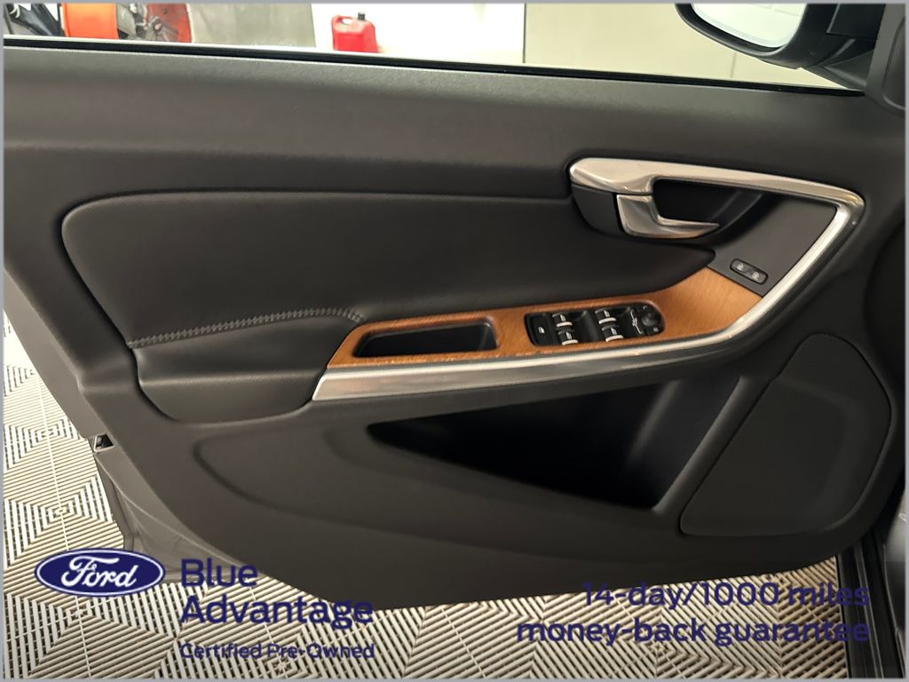 2017 Osmium Gray Metallic Volvo S60 Inscription T5 Platinum FWD Sedan
