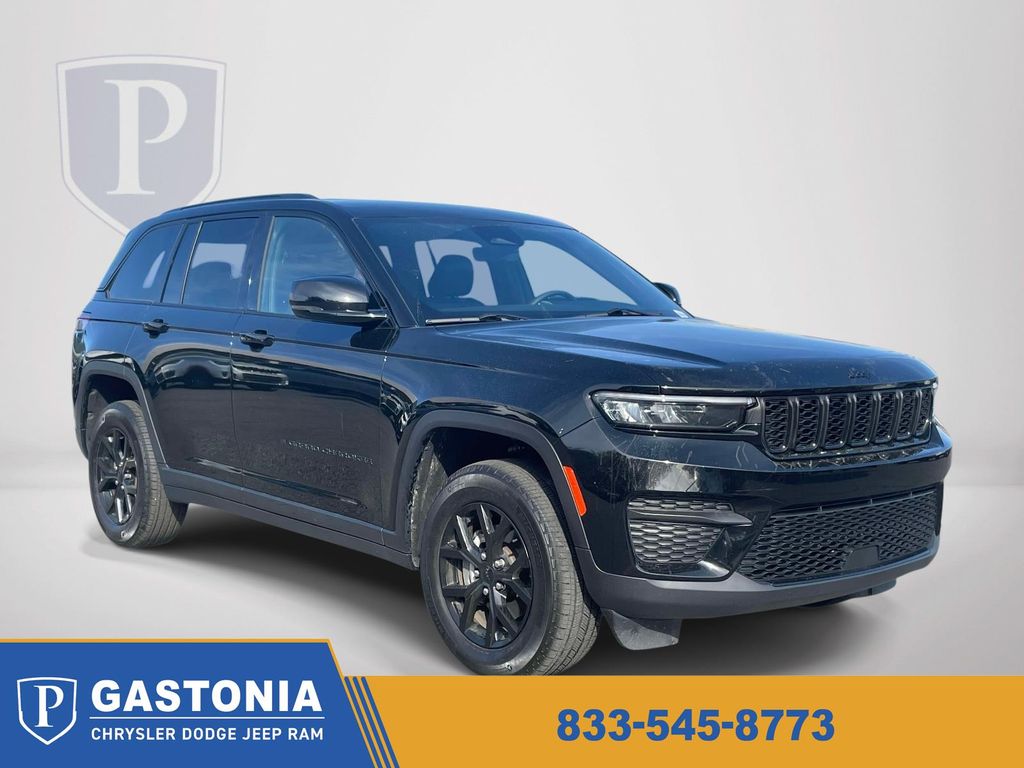 Diamond Black Crystal Pearlcoat 2025 Jeep Grand Cherokee Altitude 4WD SUV / Crossover Four-Wheel Drive 8-Speed Automatic