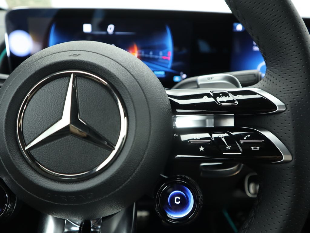 Thumbnail: 2025 Mercedes-Benz GLB - 12