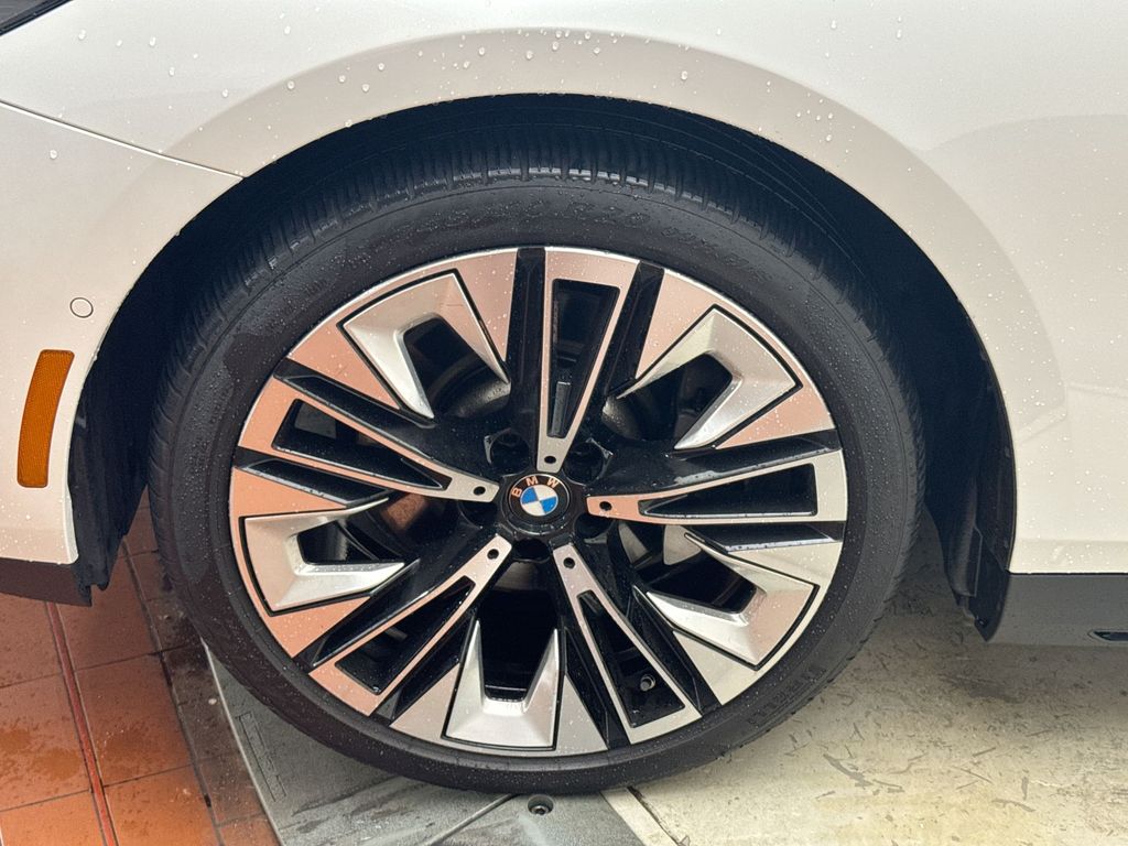 2024 BMW 5 Series 530i xDrive 10