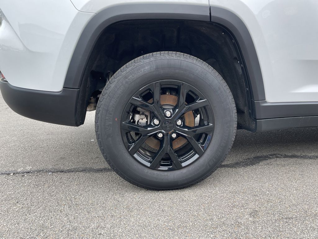 Used 2025 Jeep Grand Cherokee SUV