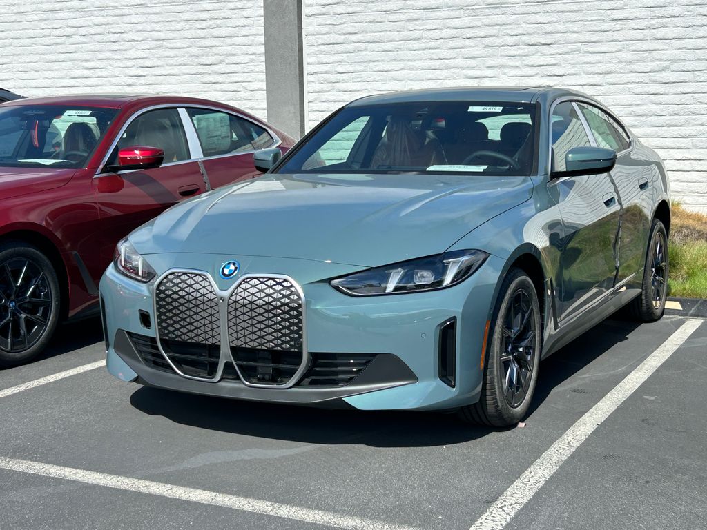 Thumbnail: 2025 BMW i4 - 2
