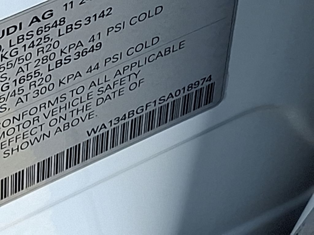 Thumbnail: 2025 Audi Q6 e-tron - 25