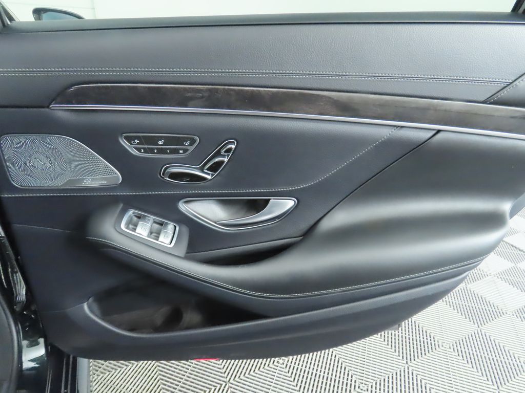 2018 Mercedes-Benz S-Class S 560 28