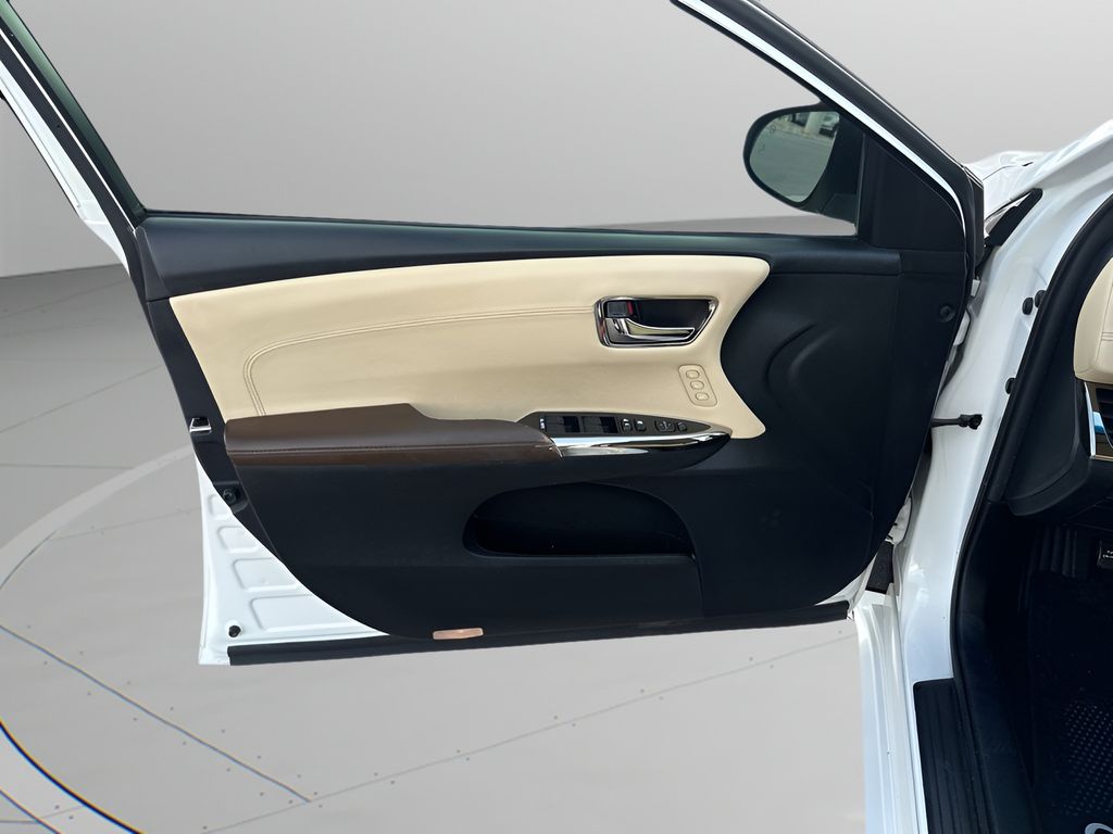 Used Car 2015 Toyota Avalon Hybrid  Xle Touring For Sale Under $15,000 In Austin, Texas