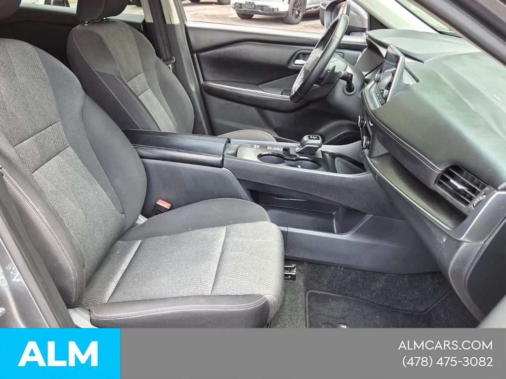 Used 2025 Gray Nissan SV image 16