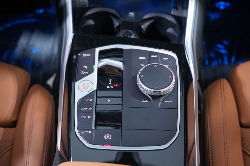 Thumbnail: 2024 BMW 3 Series - 14