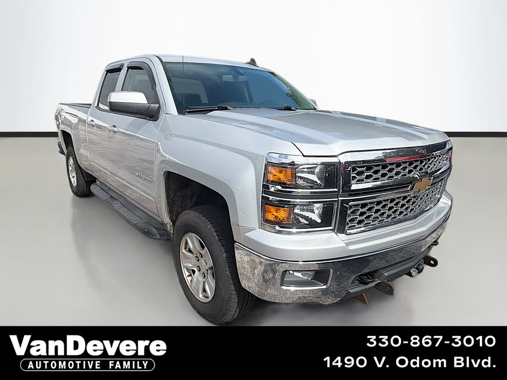 Silver Ice Metallic 2015 Chevrolet Silverado 1500 Pickup Truck Four-Wheel Drive 6-Speed Automatic Overdrive