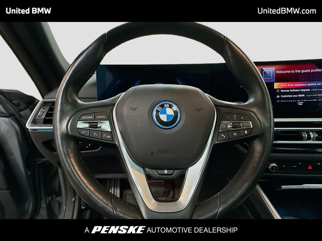 Thumbnail: 2023 BMW i4 - 6