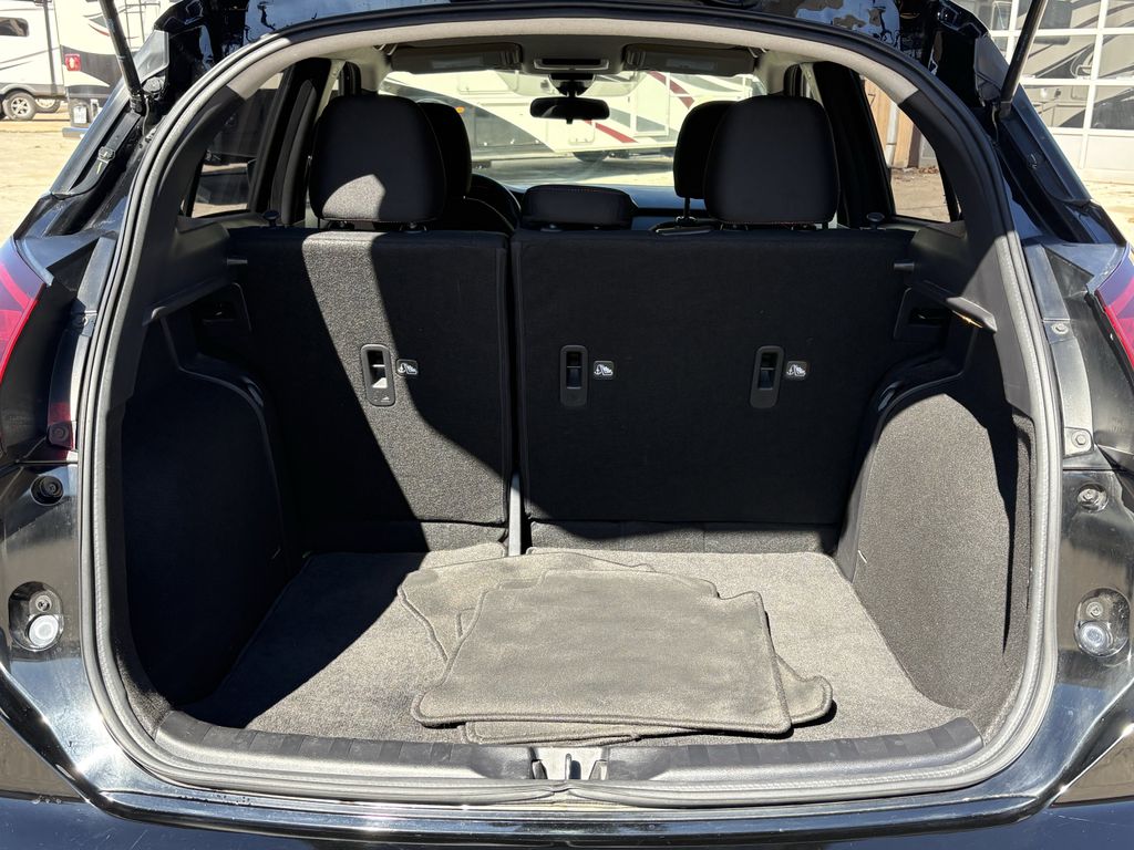 Used 2023 Super Black Nissan SR image 26