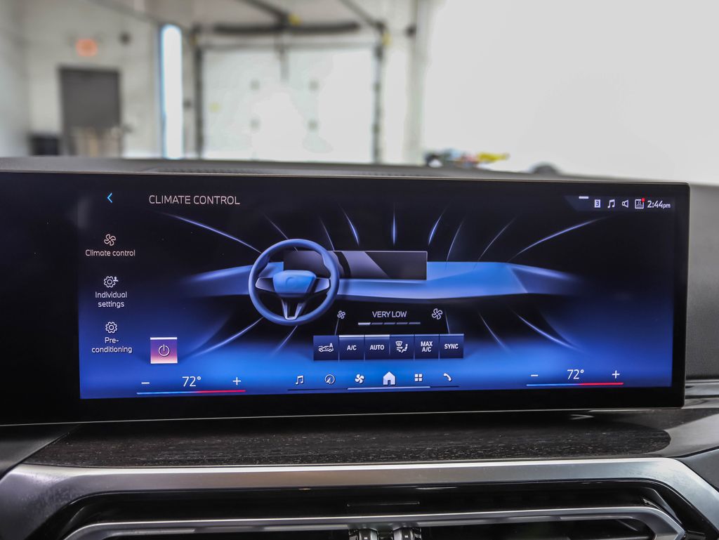 Thumbnail: 2024 BMW i4 - 19