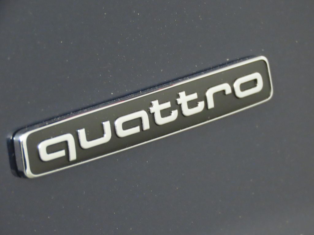 Thumbnail: 2026 Audi Q7 - 10