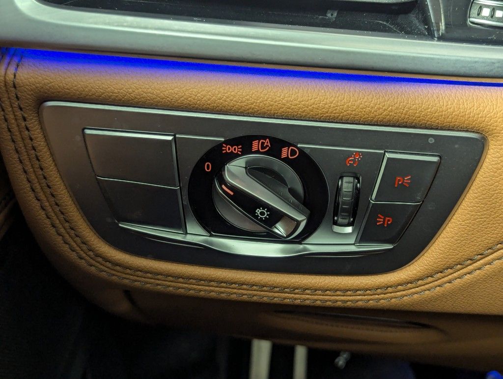 2022 BMW 7-Series 740i xDrive photo