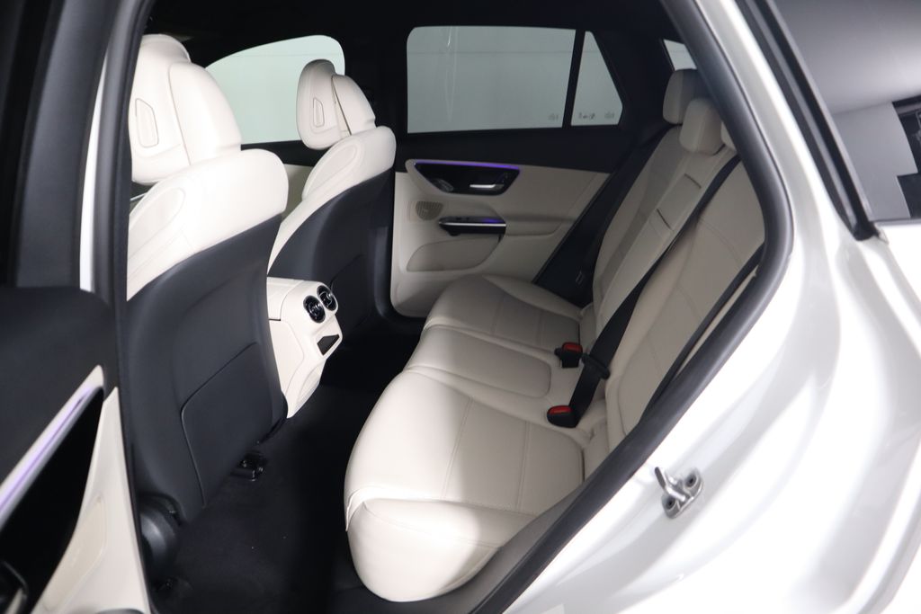 Thumbnail: 2025 Mercedes-Benz GLC - 21