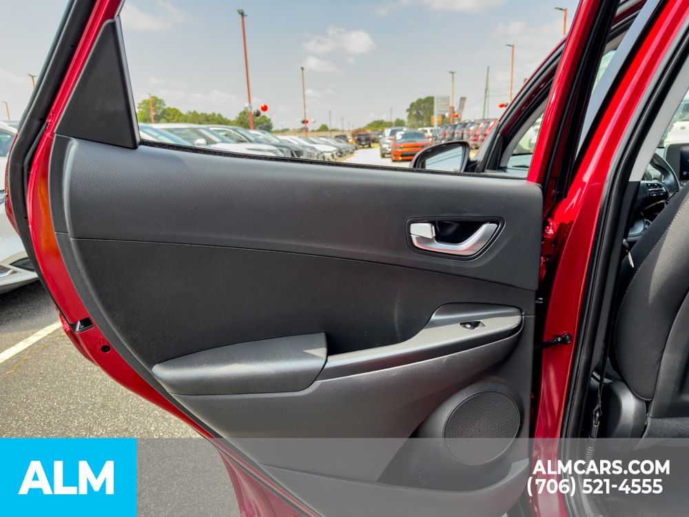 Used 2022 Red Hyundai SEL image 11