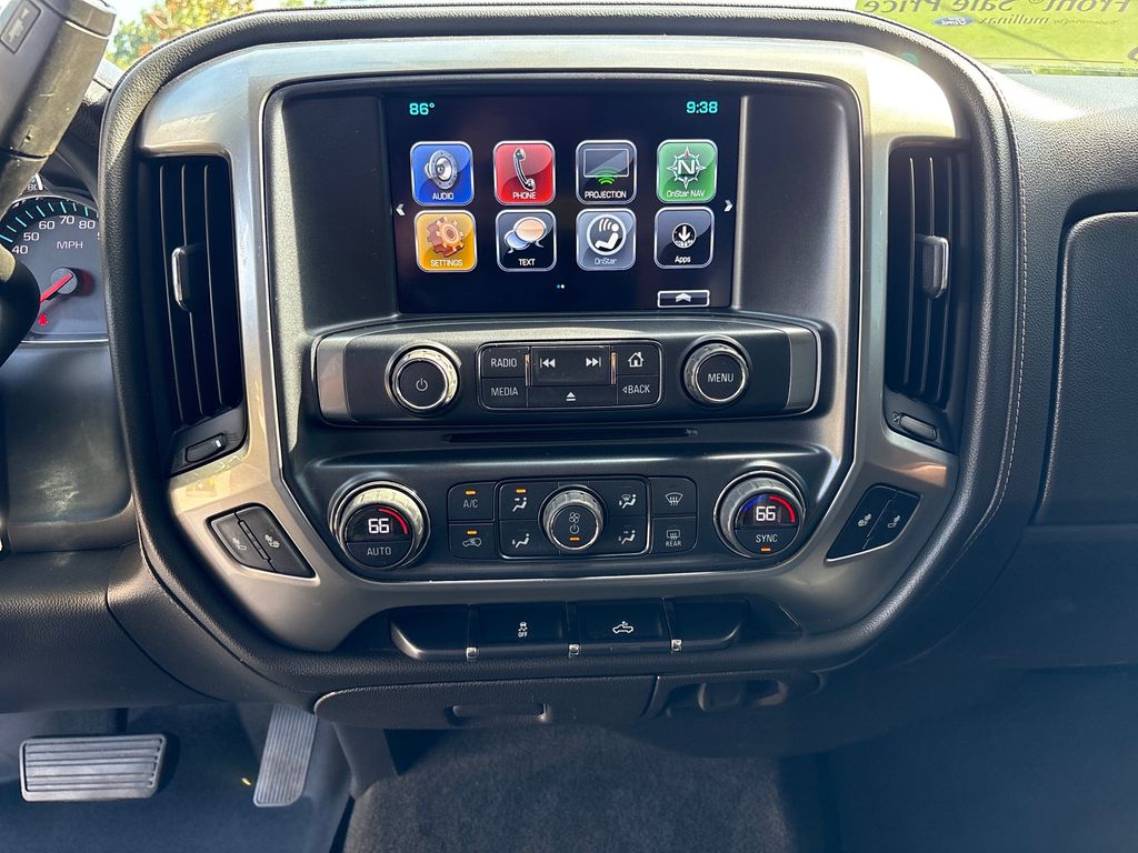 Used 2018 White Chevrolet LTZ image 27