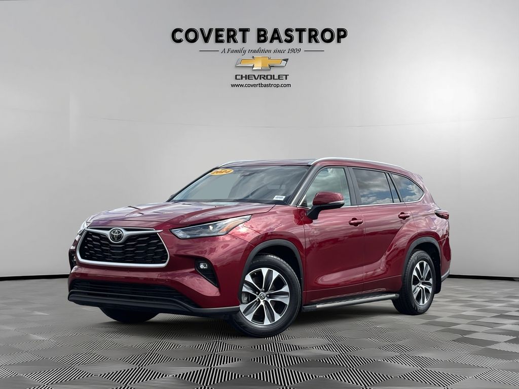 Used Car 2024 Toyota Highlander  Xle For Sale Under $50,000 In Austin, Texas