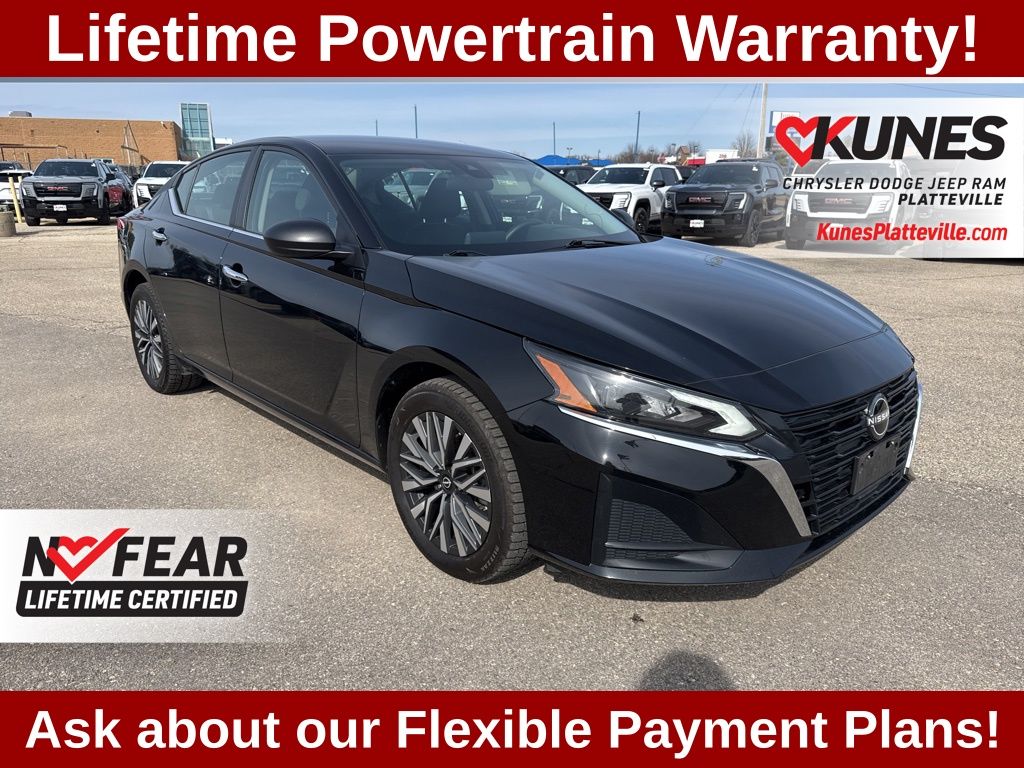 Super Black Clearcoat 2024 Nissan Altima Sedan All-Wheel Drive Continuously Variable Transmission