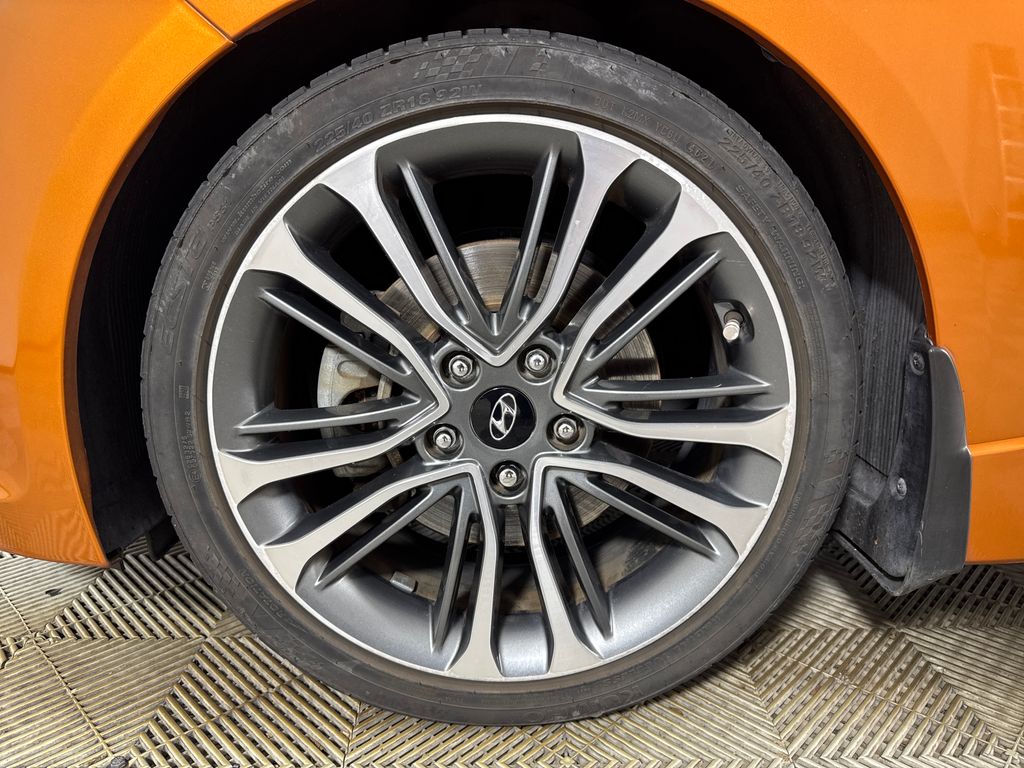 Used 2016 Orange Hyundai Turbo image 13
