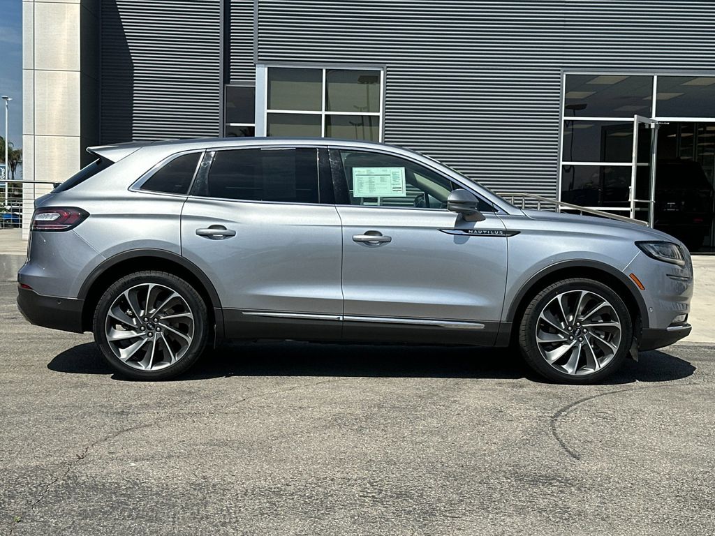 View vehicle photo 2