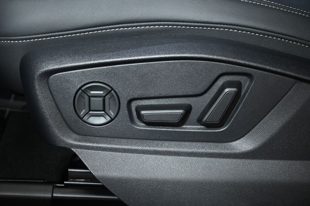 Thumbnail: 2026 Audi Q7 - 26