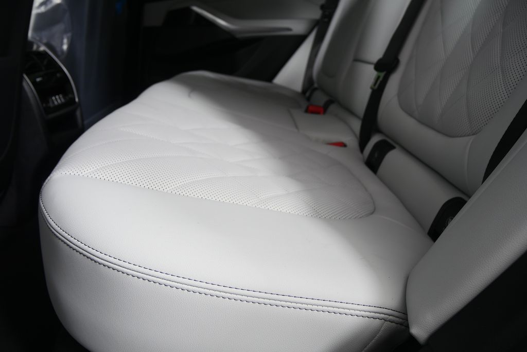 Thumbnail: 2026 BMW X5 - 15