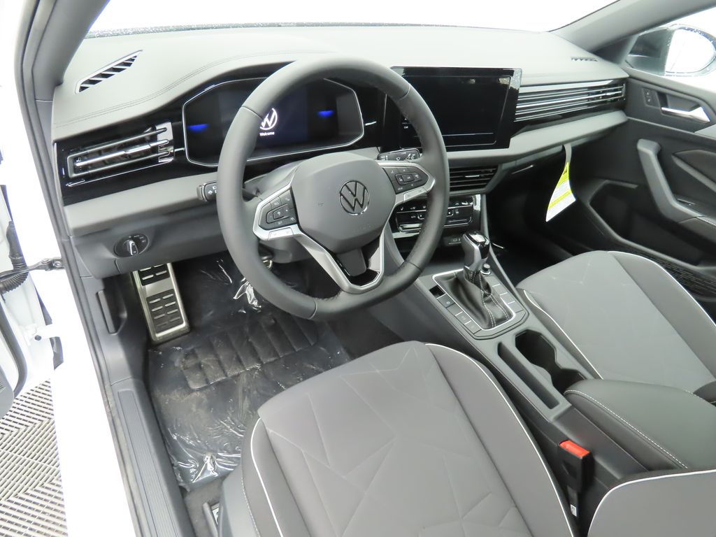 2025 Volkswagen Jetta Sport 10