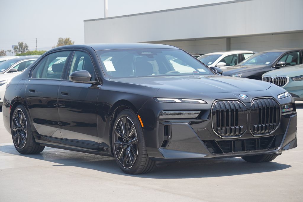 Thumbnail: 2025 BMW 7 Series - 3