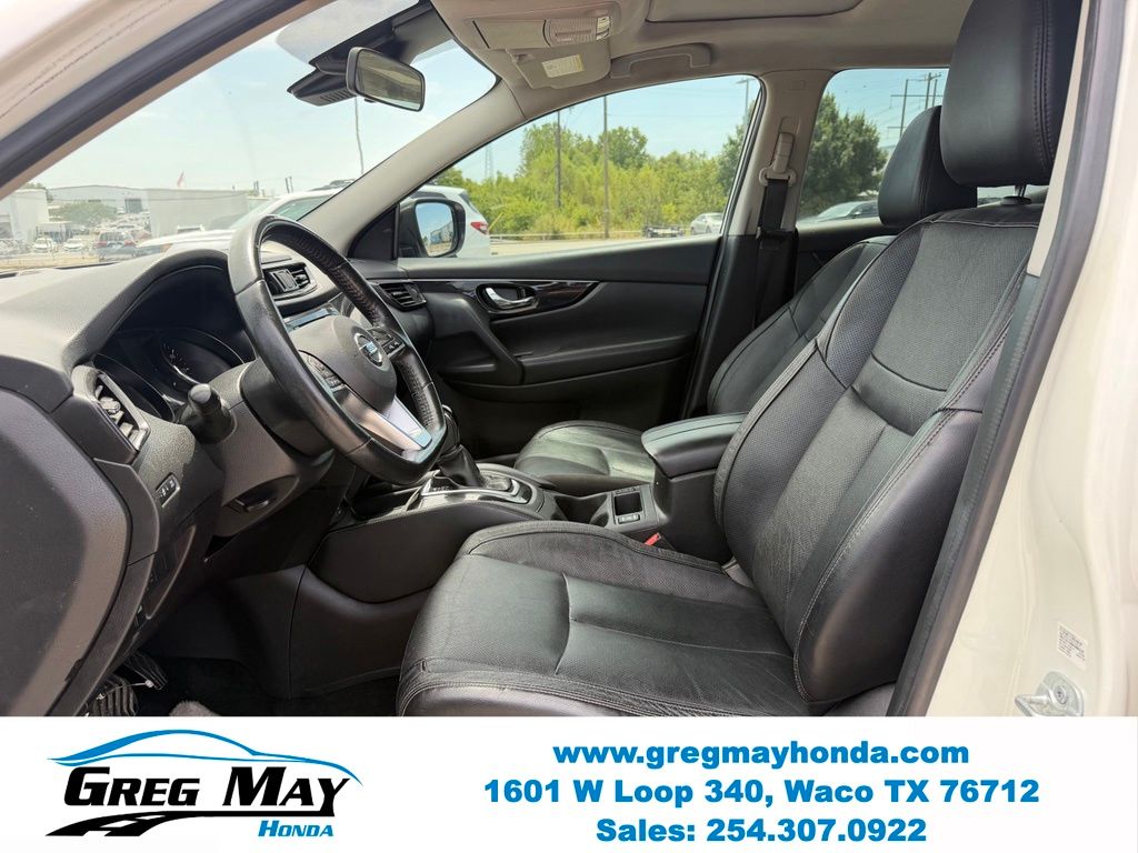 2017 Nissan Rogue Sport SL - 11
