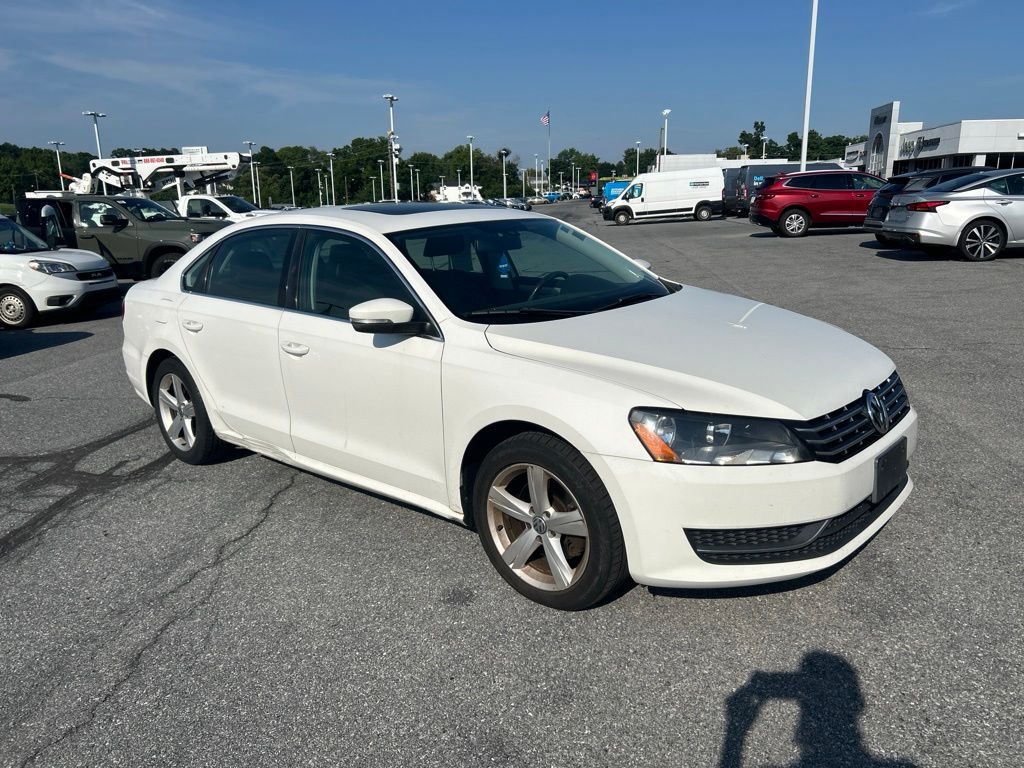 2013 Volkswagen Passat — photo 3