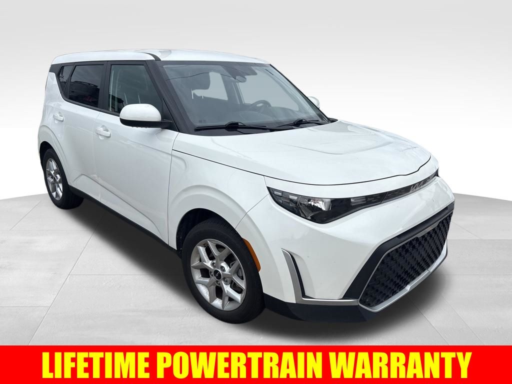 Snow White Pearl 2025 Kia Soul LX FWD SUV / Crossover Front-Wheel Drive Continuously Variable Transmission