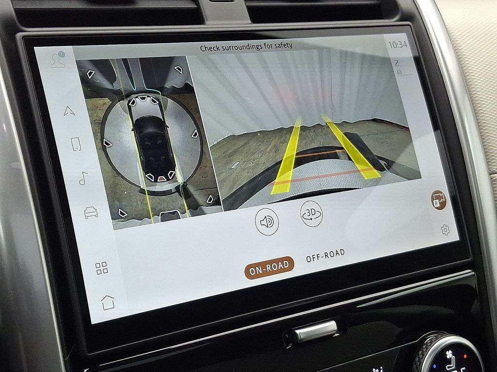 Thumbnail: 2026 Land Rover Discovery - 15