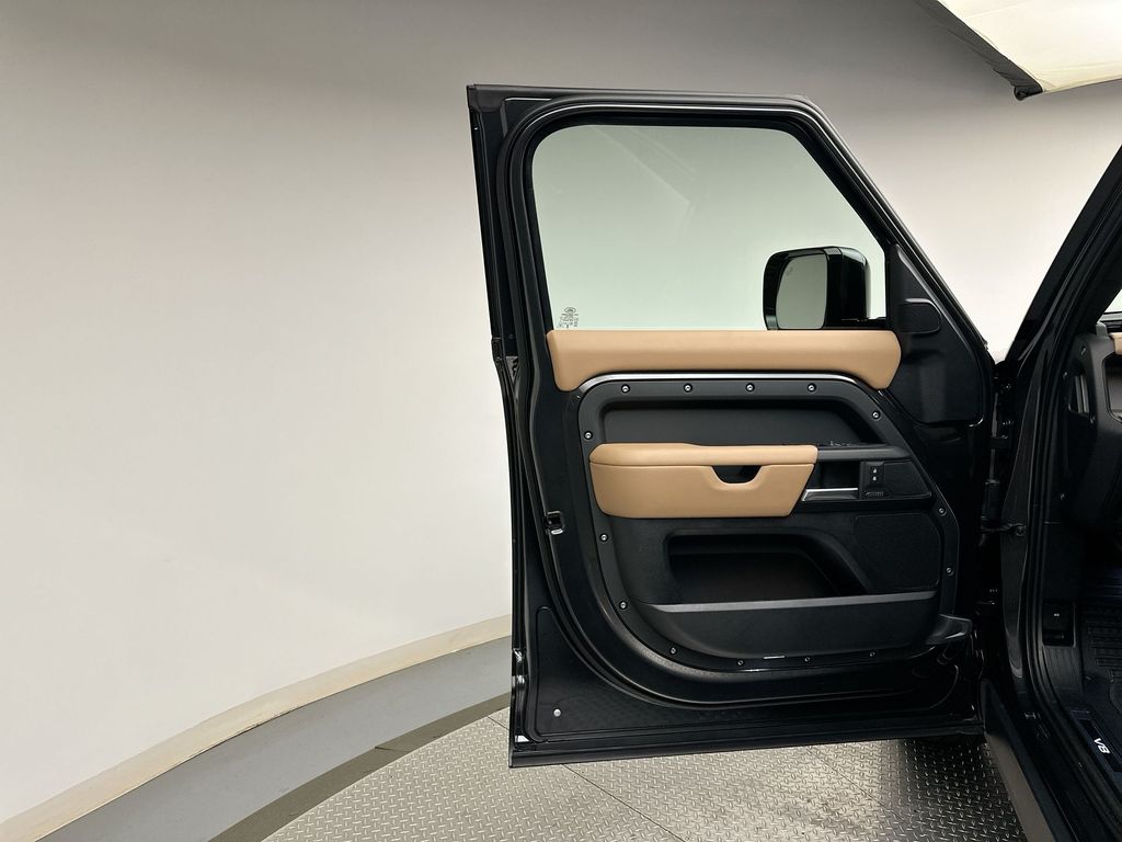 Thumbnail: 2026 Land Rover Defender - 10