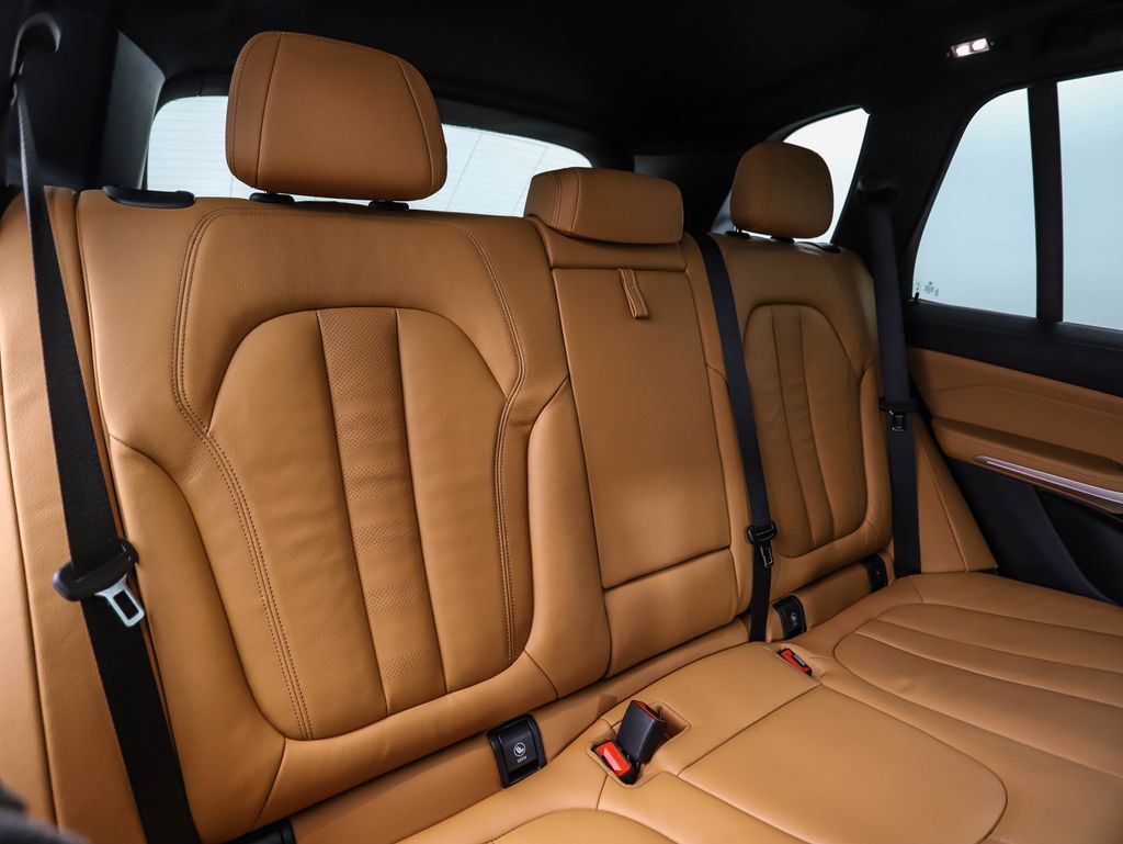 Thumbnail: 2022 BMW X5 - 28