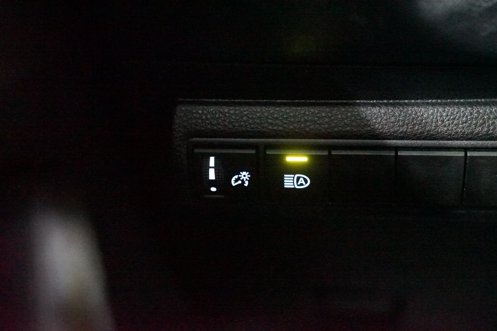 Thumbnail: 2025 Toyota Corolla - 19