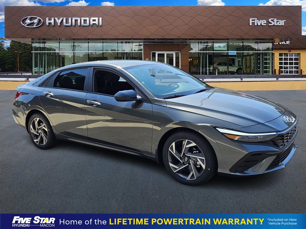 2025 Hyundai Elantra SEL's photo
